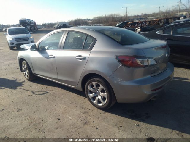 Photo 2 VIN: JM1BL1UPXD1848898 - MAZDA MAZDA3 