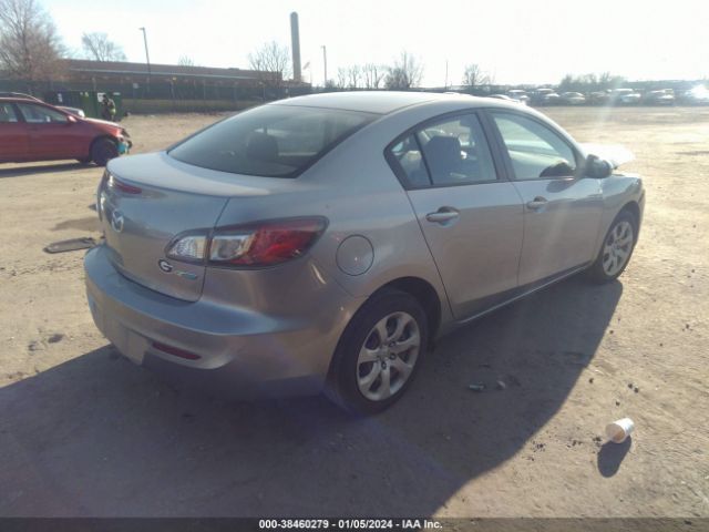 Photo 3 VIN: JM1BL1UPXD1848898 - MAZDA MAZDA3 