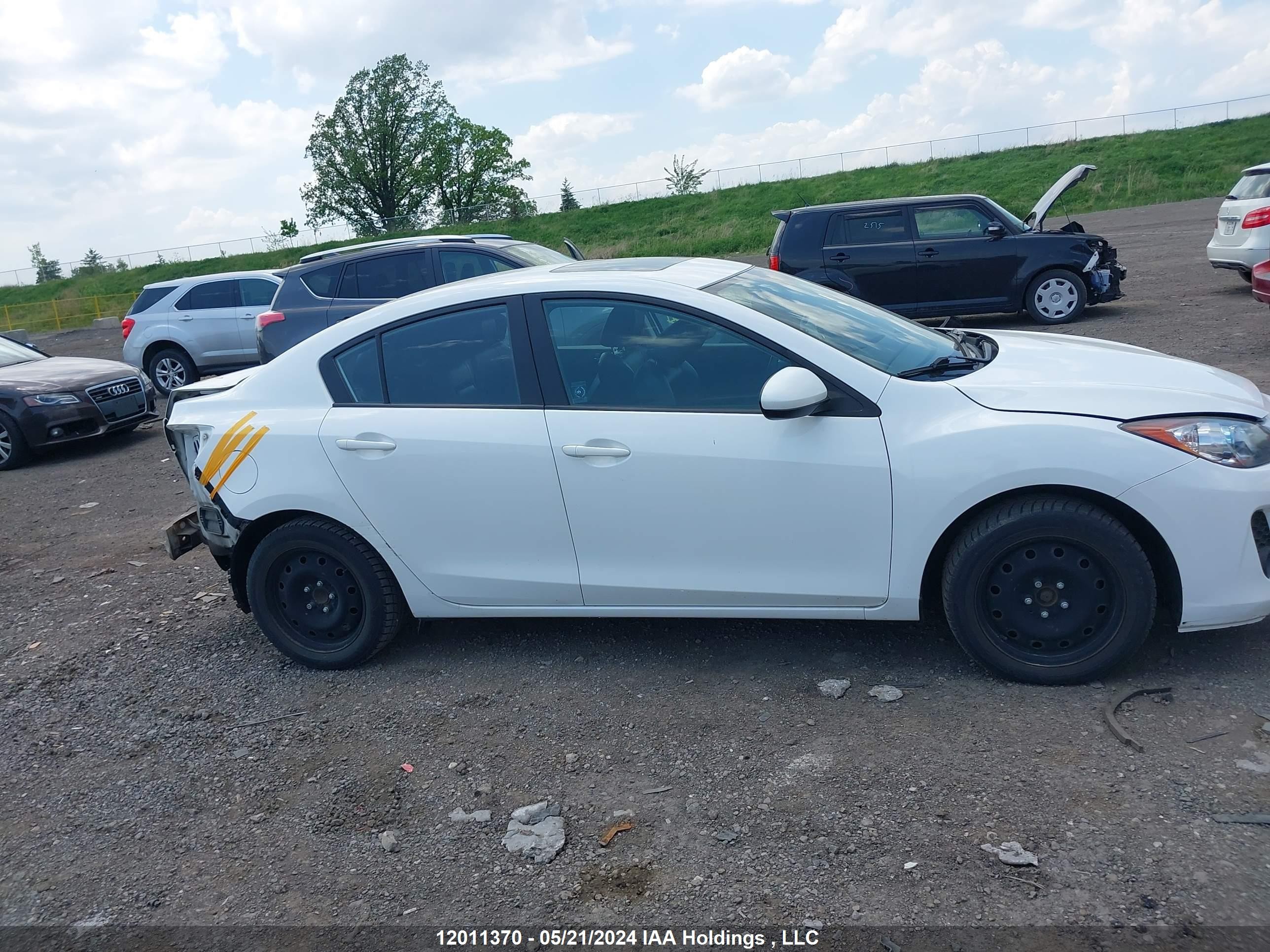 Photo 12 VIN: JM1BL1V71C1618938 - MAZDA 3 