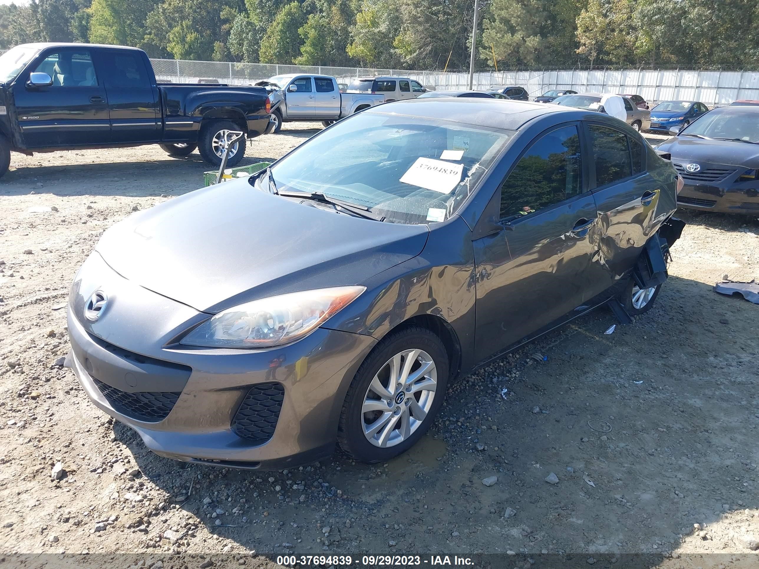 Photo 1 VIN: JM1BL1V71D1738269 - MAZDA 3 