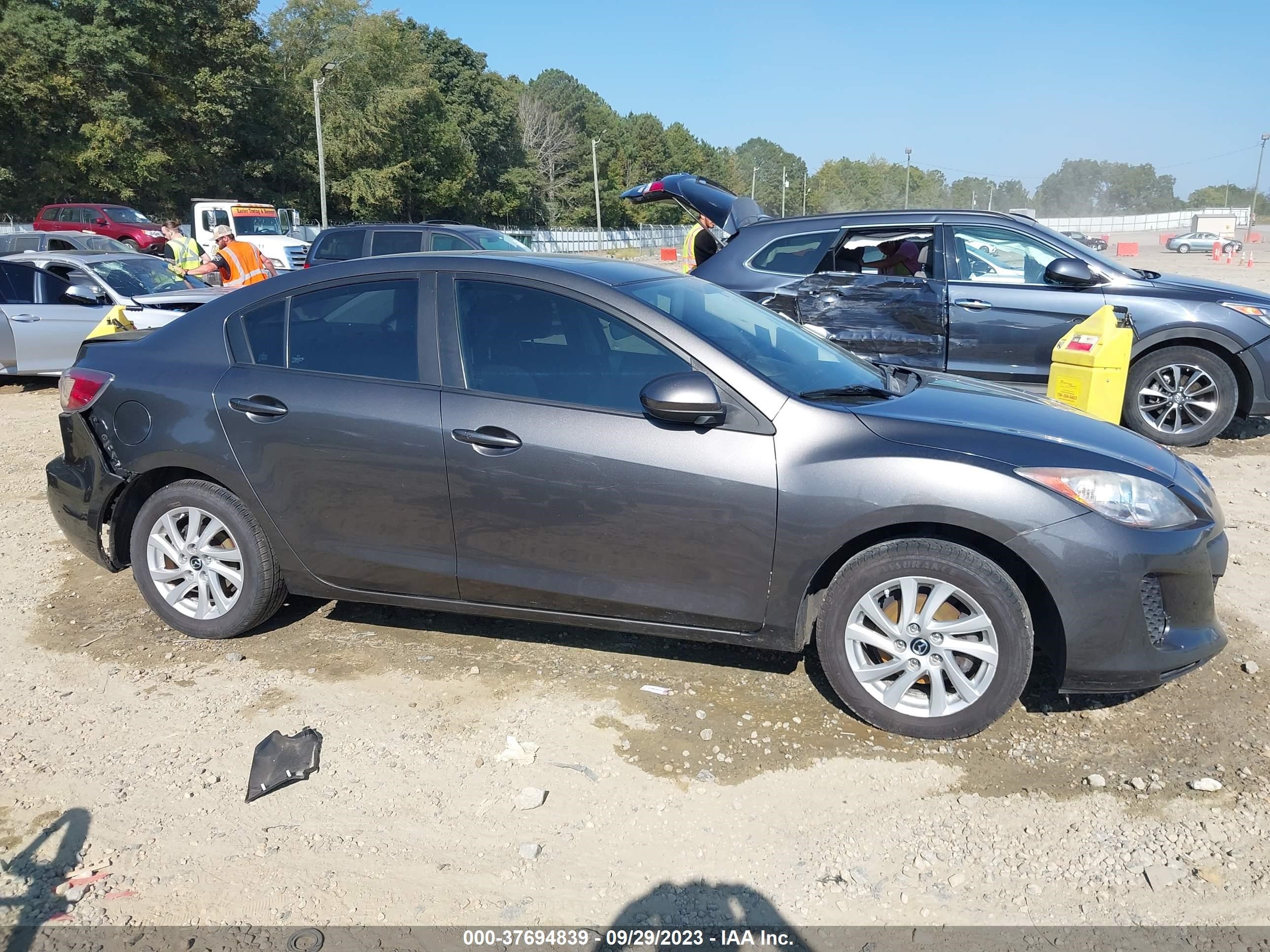 Photo 12 VIN: JM1BL1V71D1738269 - MAZDA 3 