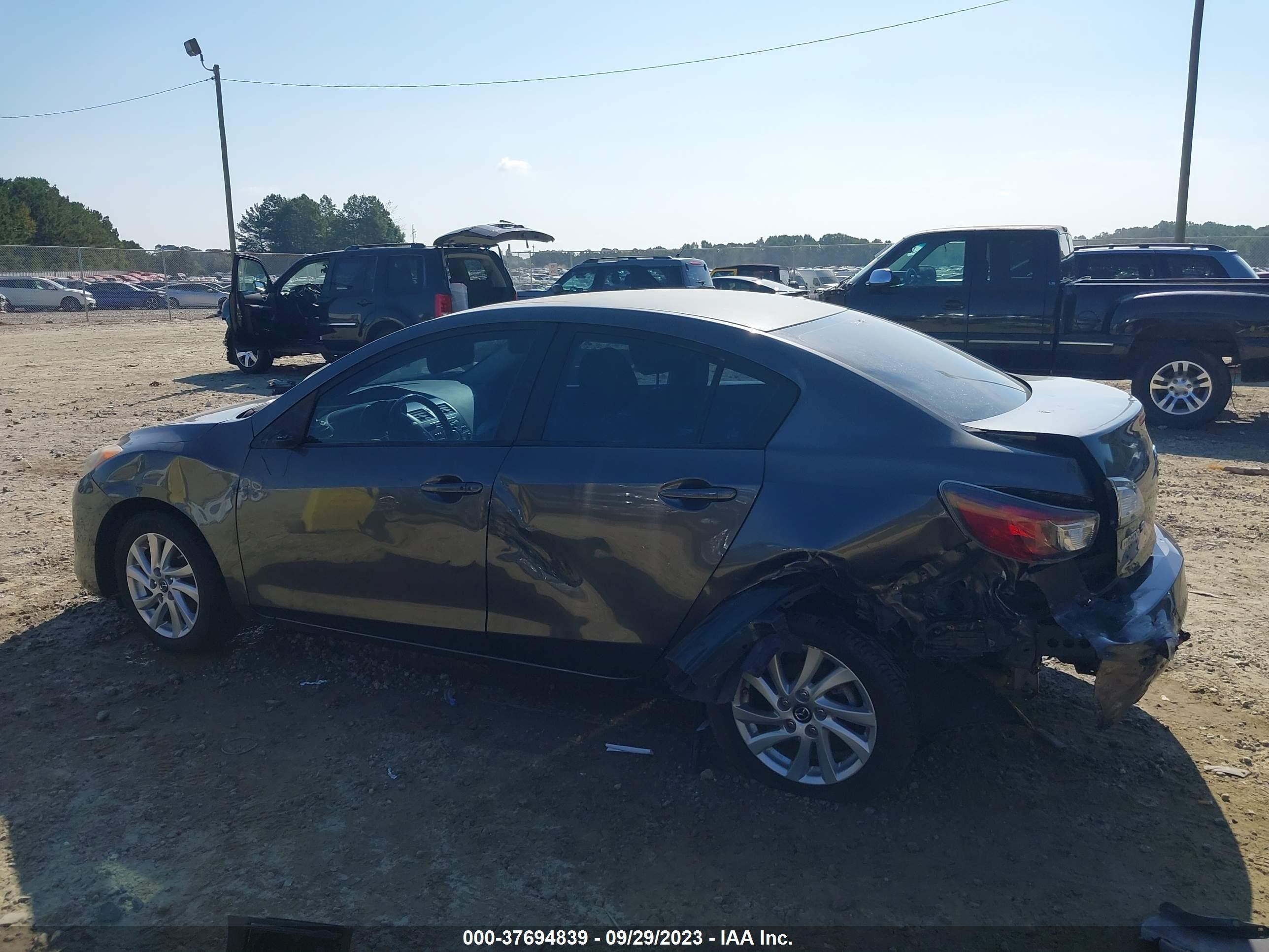 Photo 13 VIN: JM1BL1V71D1738269 - MAZDA 3 