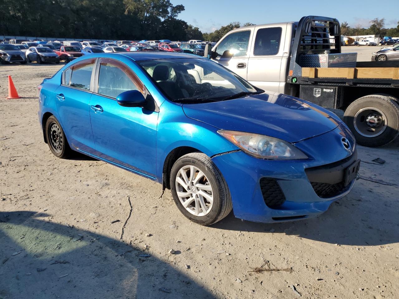 Photo 3 VIN: JM1BL1V73C1591547 - MAZDA 3 