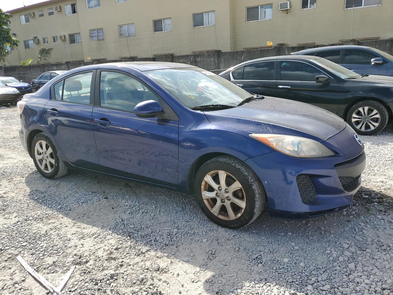 Photo 3 VIN: JM1BL1V75C1536954 - MAZDA 3 