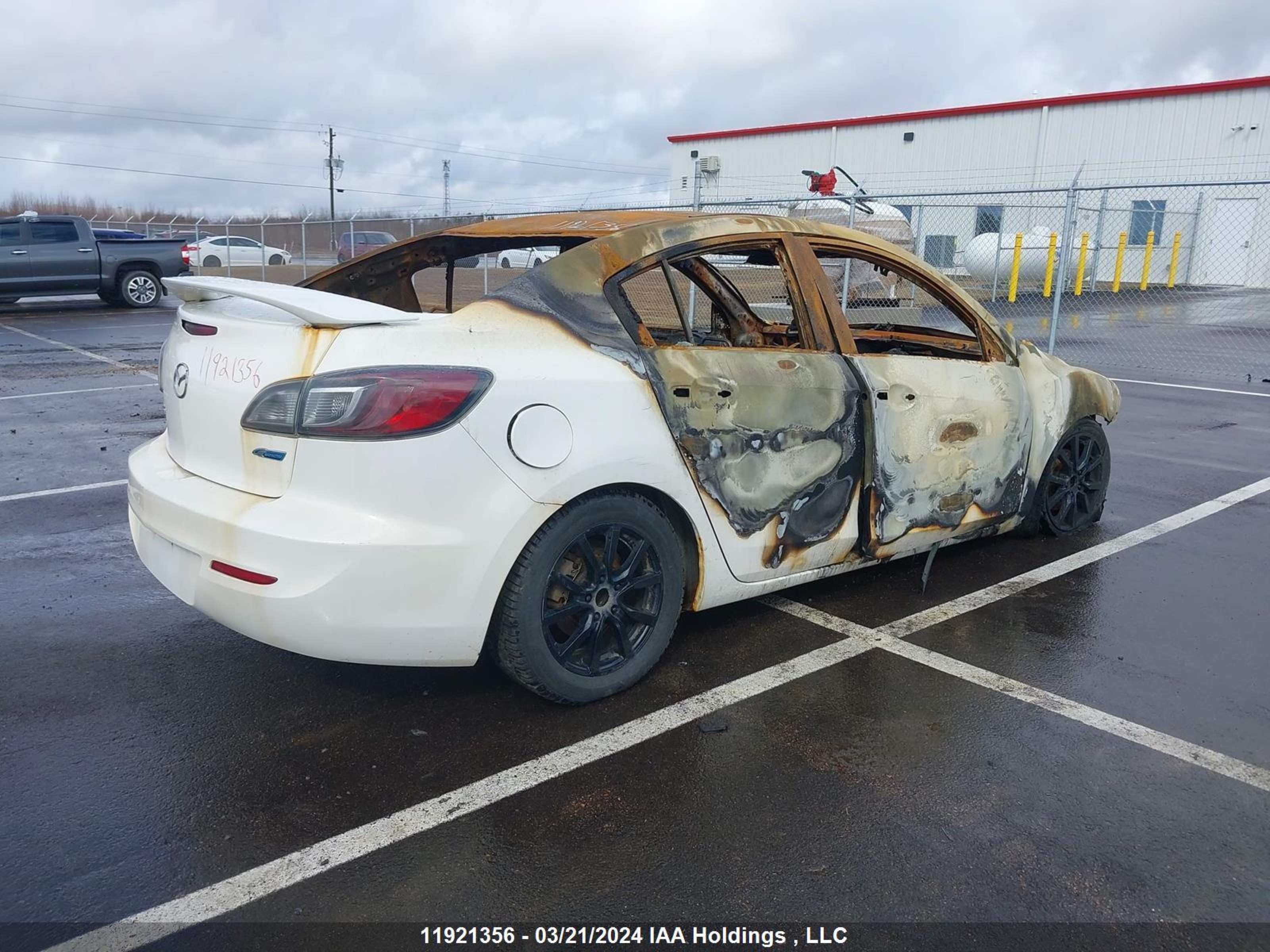 Photo 3 VIN: JM1BL1V75C1603939 - MAZDA 3 