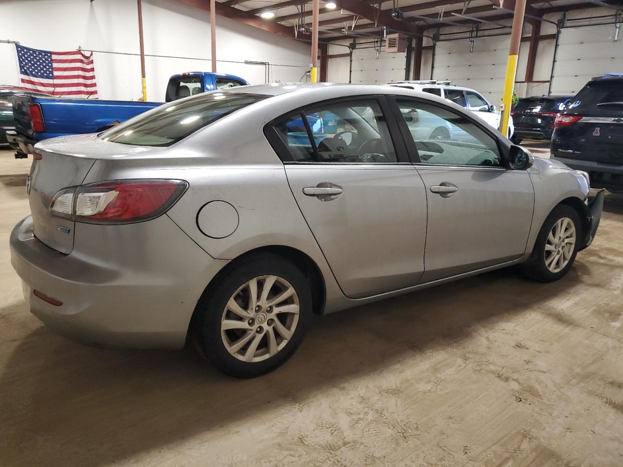 Photo 2 VIN: JM1BL1V76C1602735 - MAZDA 3 