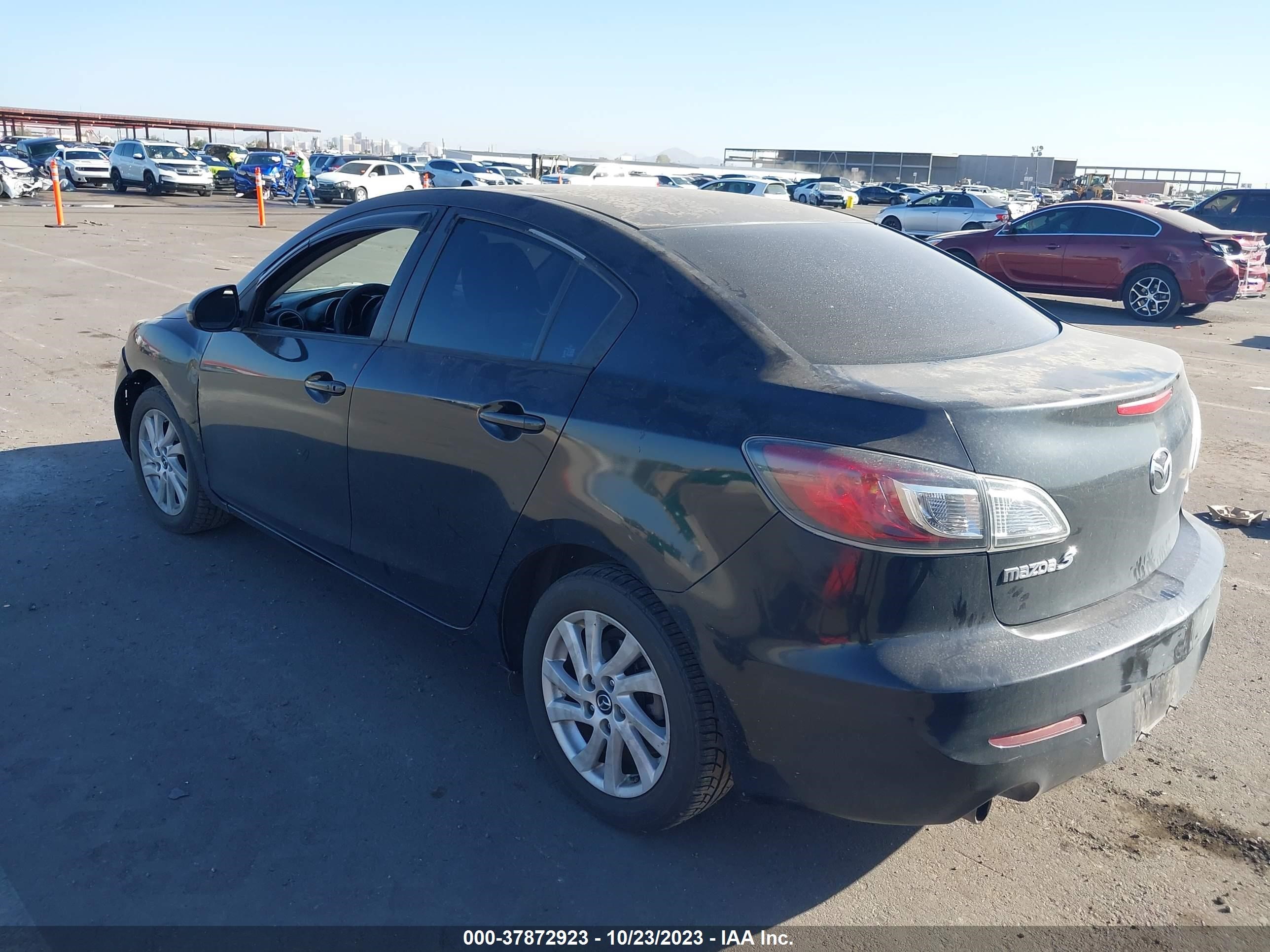 Photo 2 VIN: JM1BL1V76D1707342 - MAZDA 3 