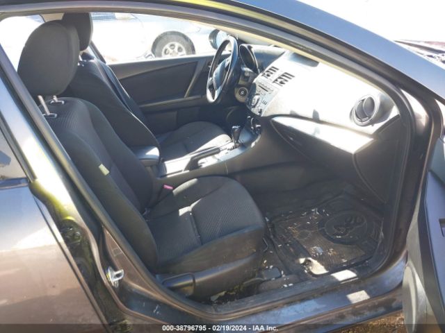 Photo 4 VIN: JM1BL1V77C1611590 - MAZDA MAZDA3 