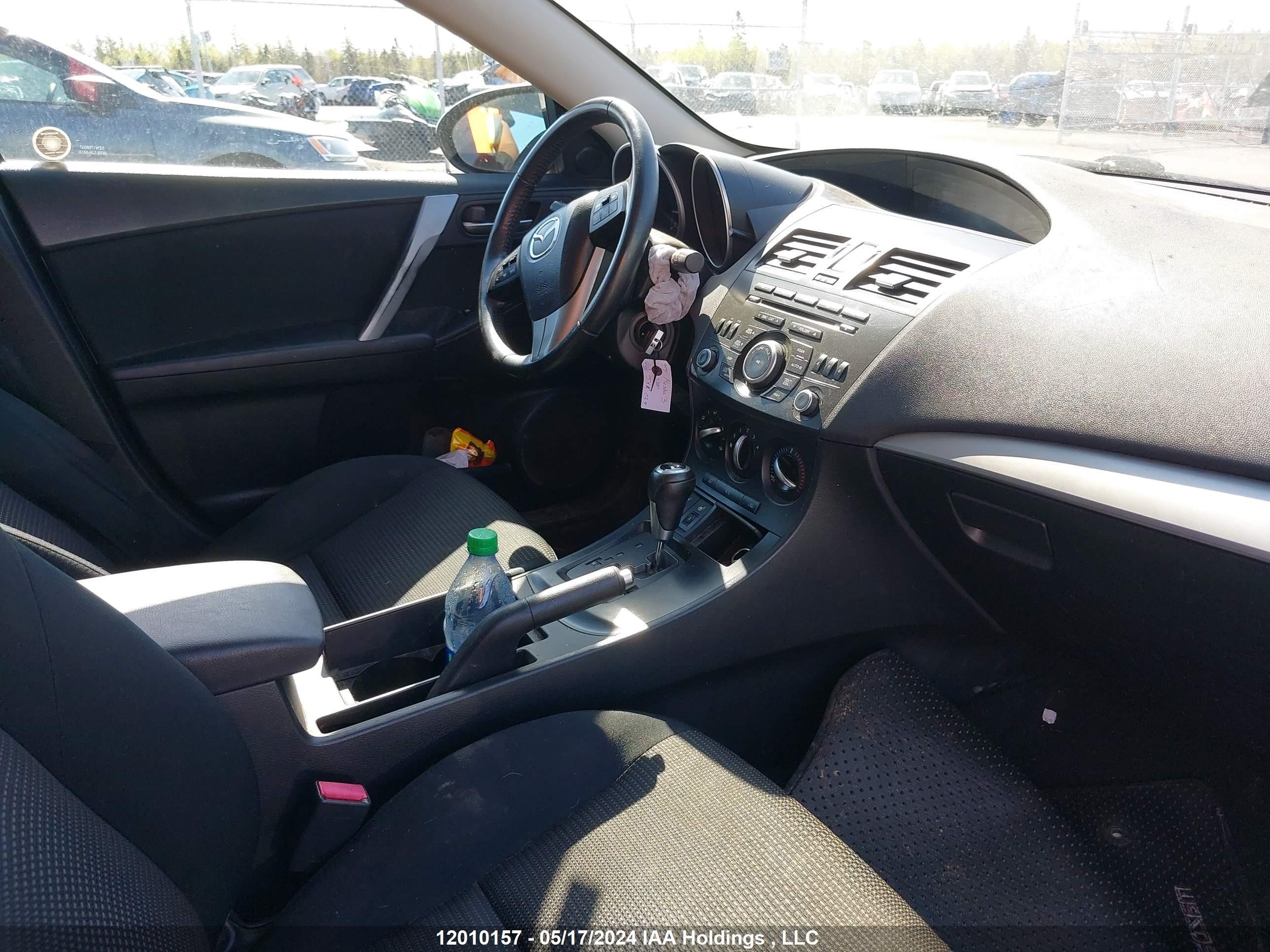 Photo 4 VIN: JM1BL1V78C1666579 - MAZDA 3 