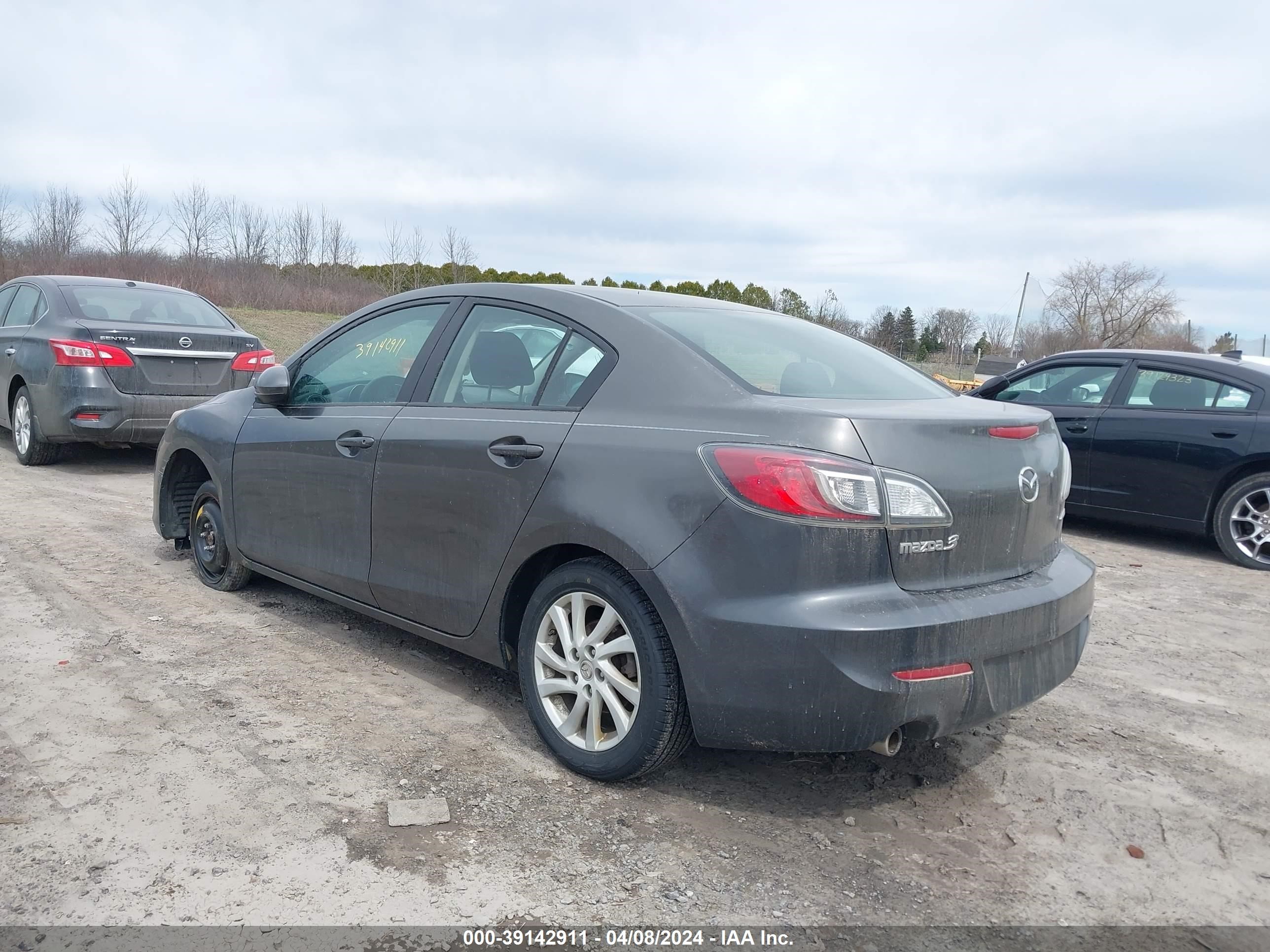 Photo 2 VIN: JM1BL1V78C1700083 - MAZDA 3 