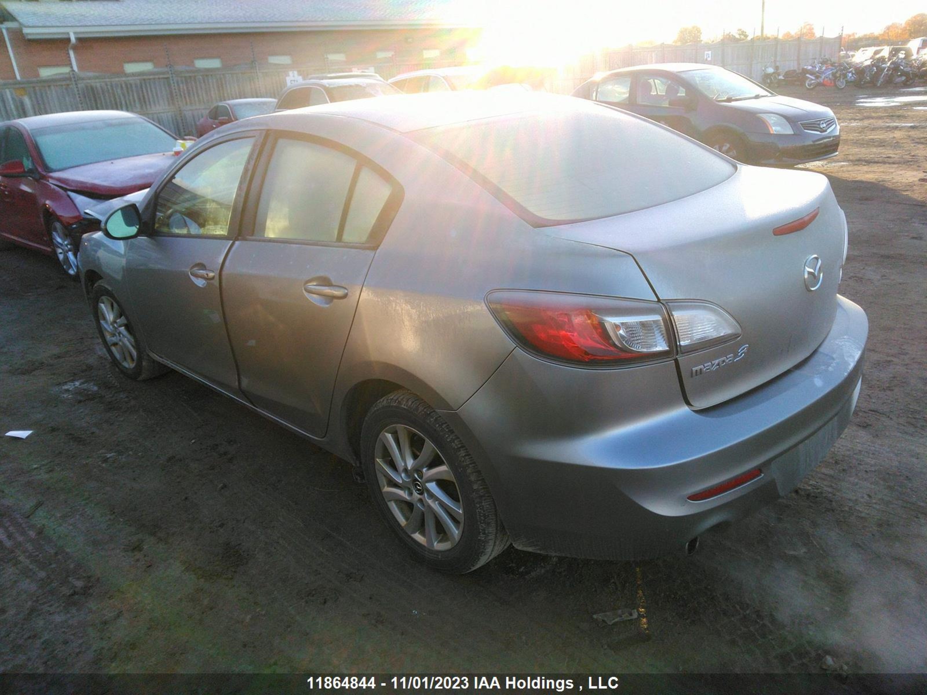 Photo 2 VIN: JM1BL1V78D1838059 - MAZDA 3 