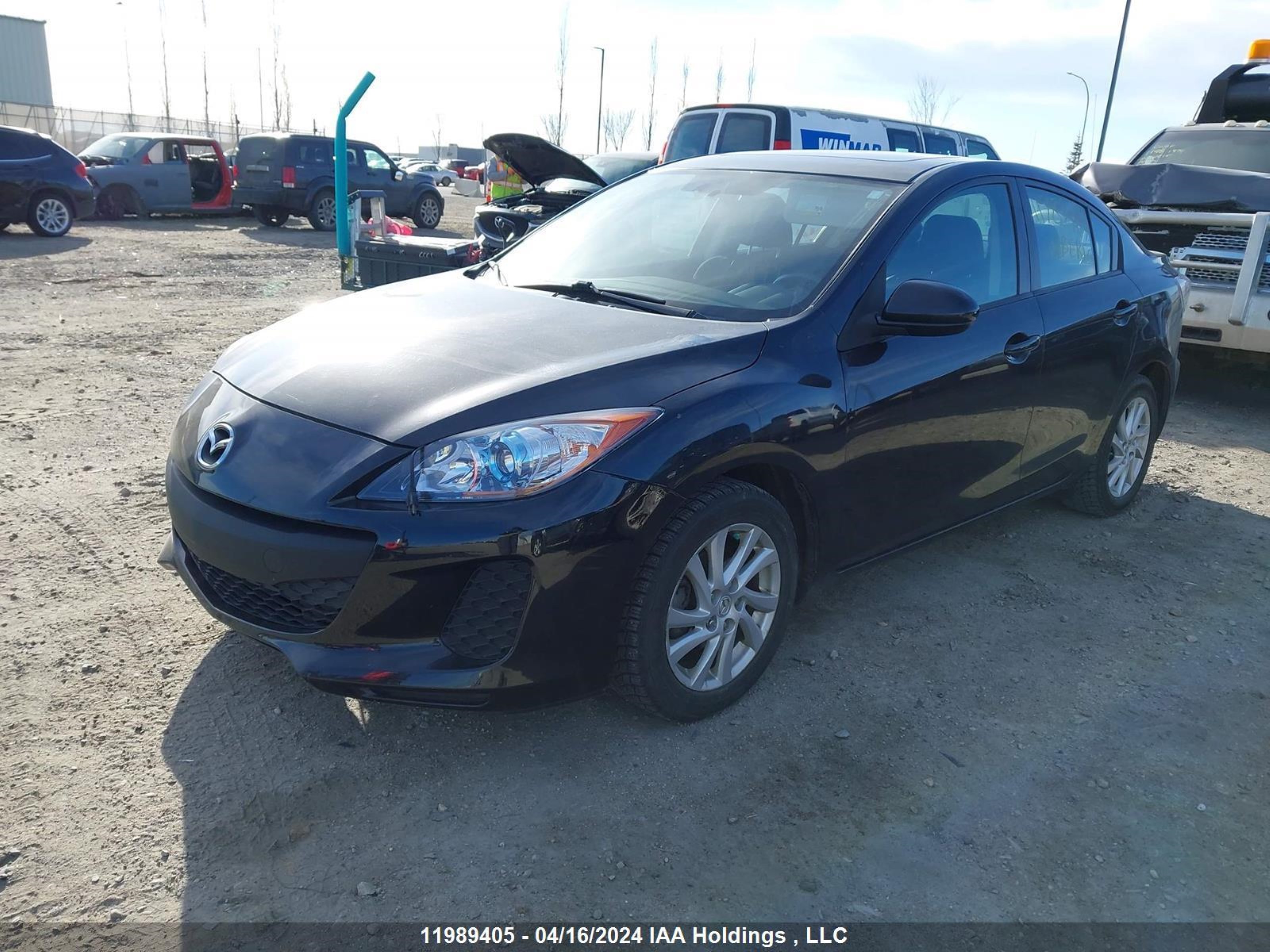 Photo 1 VIN: JM1BL1V7XC1680550 - MAZDA 3 