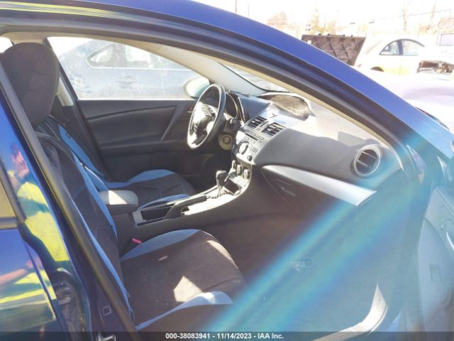 Photo 4 VIN: JM1BL1V7XD1723334 - MAZDA MAZDA3 