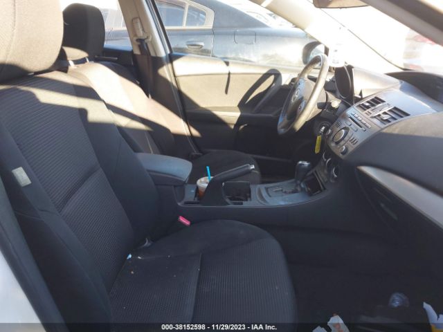 Photo 4 VIN: JM1BL1V81C1690568 - MAZDA MAZDA3 