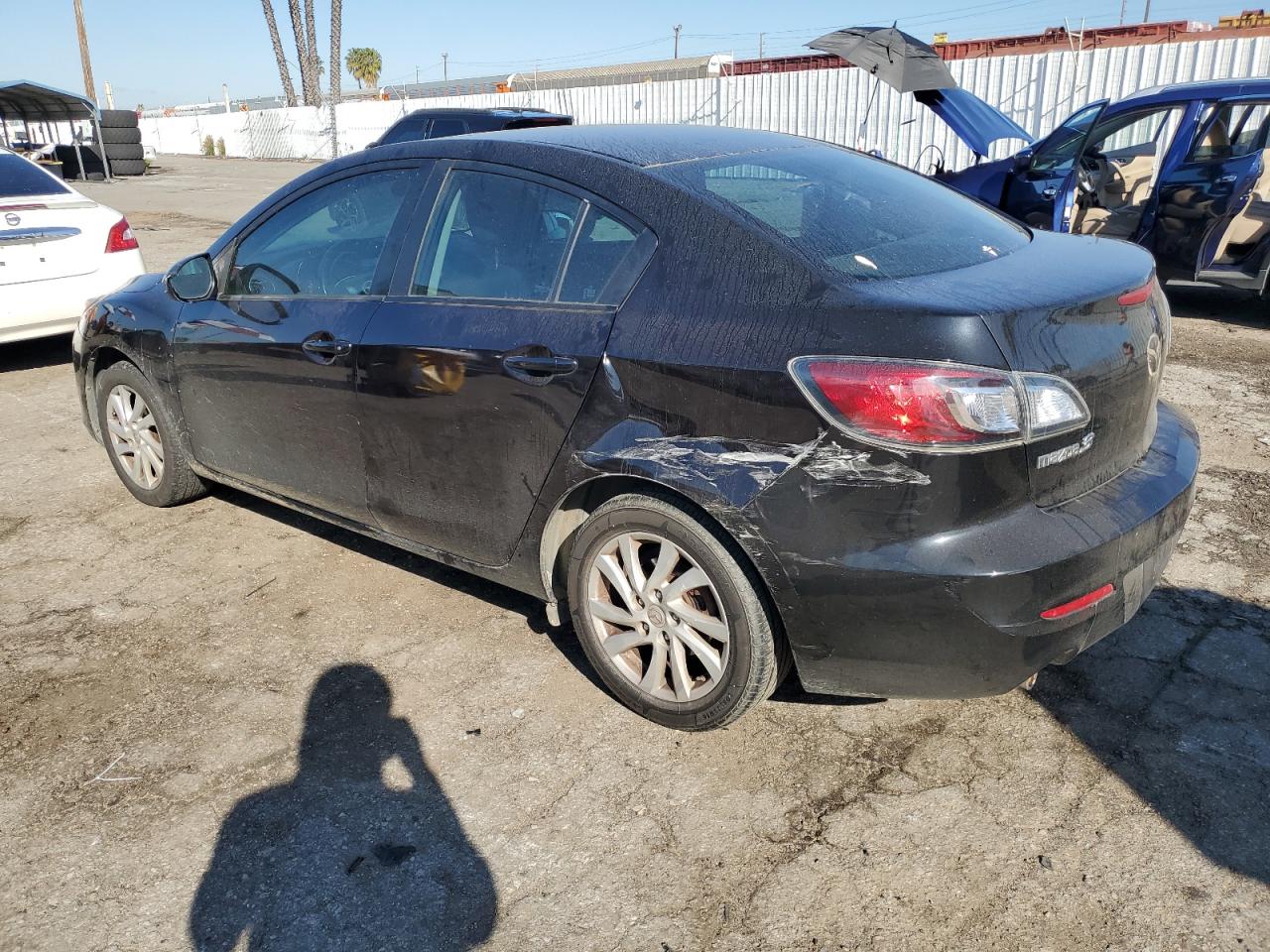 Photo 1 VIN: JM1BL1V82C1638656 - MAZDA 3 