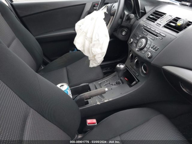 Photo 4 VIN: JM1BL1V84C1633572 - MAZDA MAZDA3 