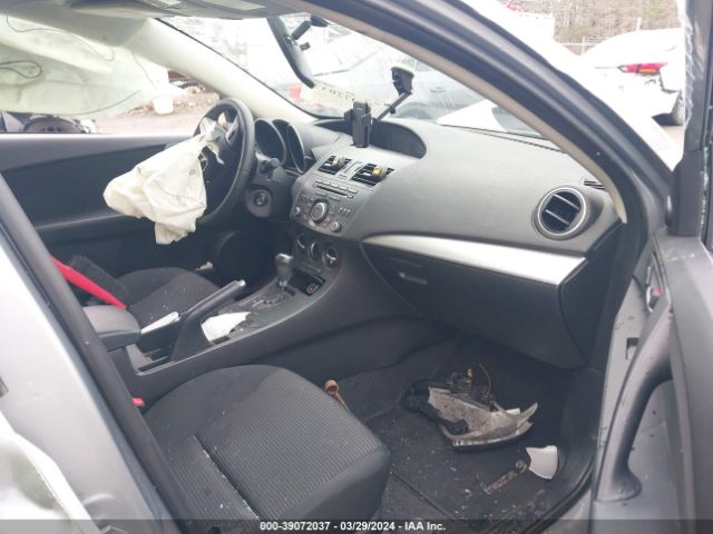 Photo 4 VIN: JM1BL1V85C1612567 - MAZDA MAZDA3 