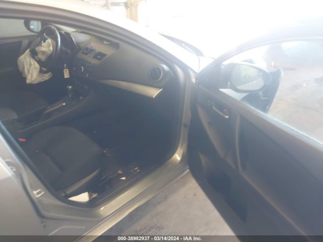 Photo 4 VIN: JM1BL1V85C1659128 - MAZDA MAZDA3 