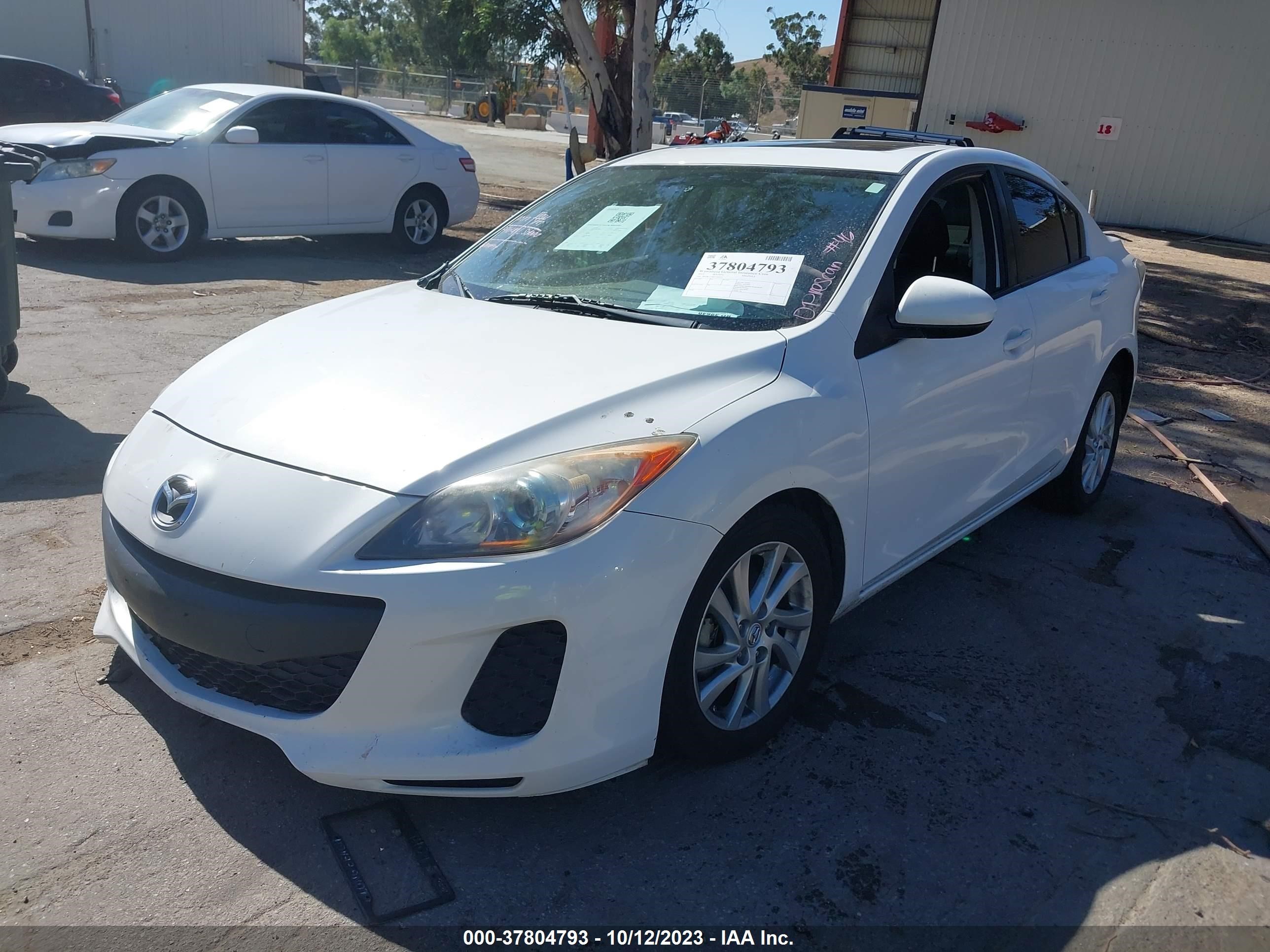 Photo 1 VIN: JM1BL1V86C1609371 - MAZDA 3 