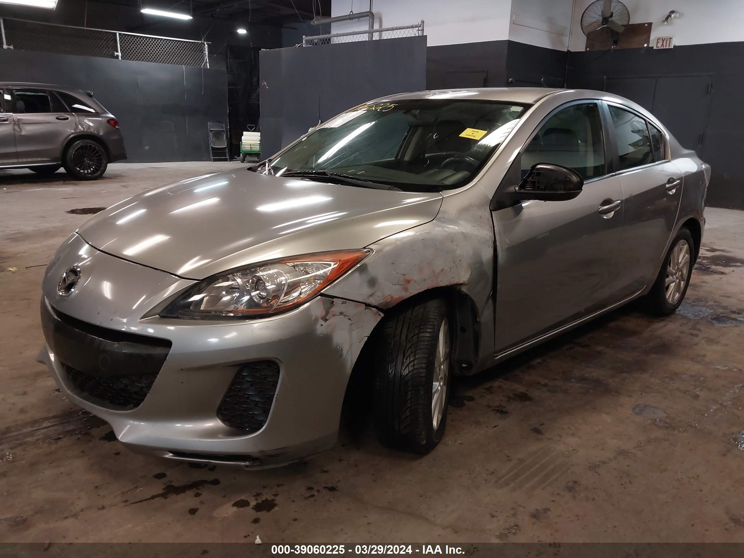 Photo 5 VIN: JM1BL1V88C1599121 - MAZDA 3 