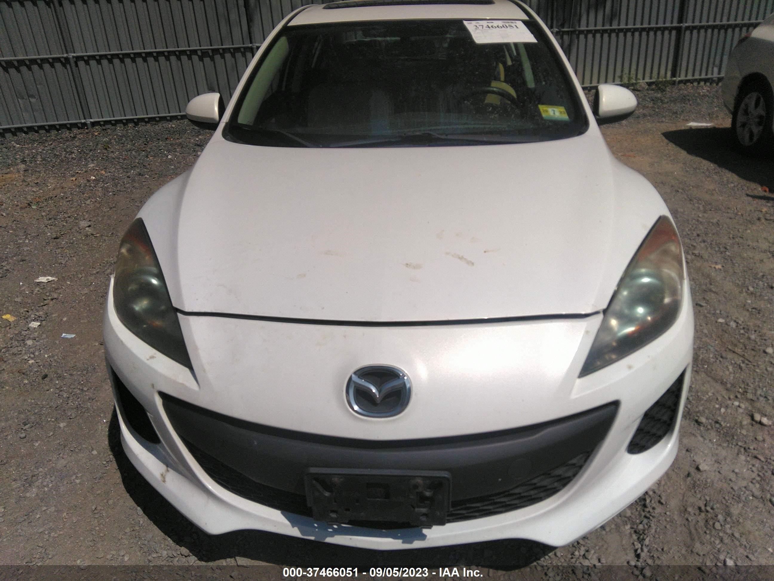 Photo 11 VIN: JM1BL1V88C1683021 - MAZDA 3 