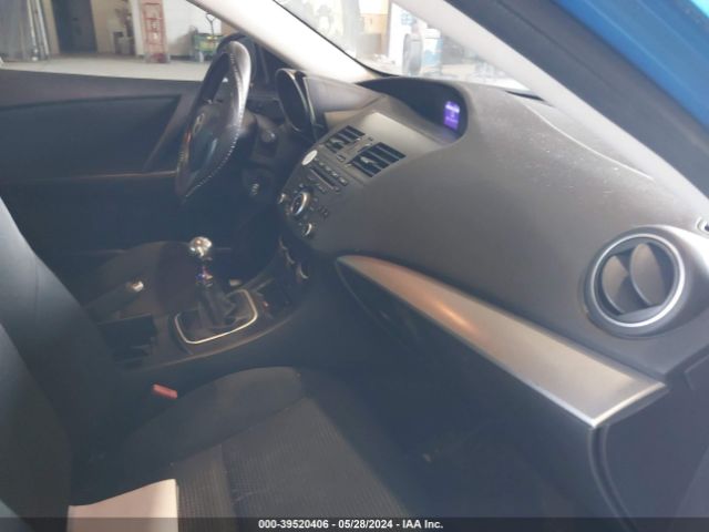 Photo 4 VIN: JM1BL1V8XC1538773 - MAZDA MAZDA3 