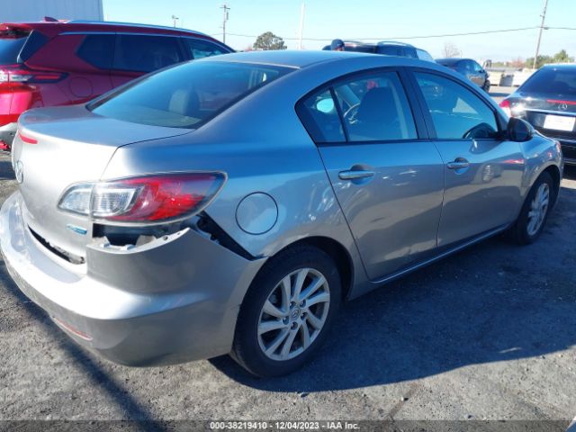 Photo 3 VIN: JM1BL1V8XC1577556 - MAZDA MAZDA3 