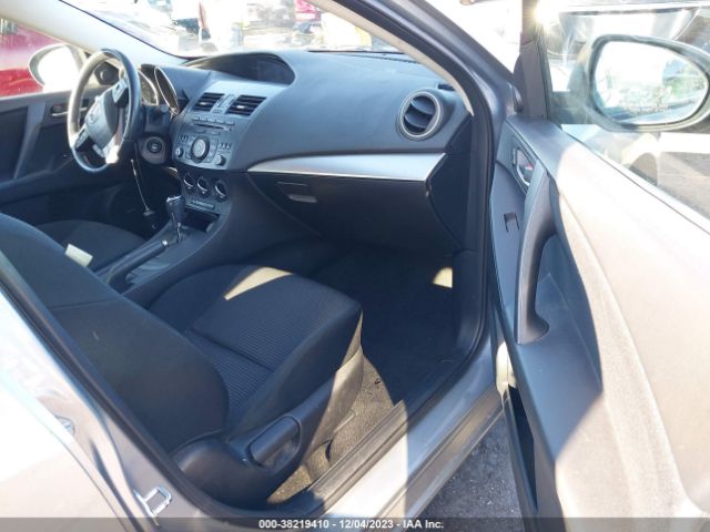 Photo 4 VIN: JM1BL1V8XC1577556 - MAZDA MAZDA3 