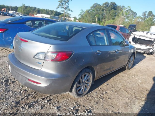 Photo 3 VIN: JM1BL1V8XC1589156 - MAZDA 3 