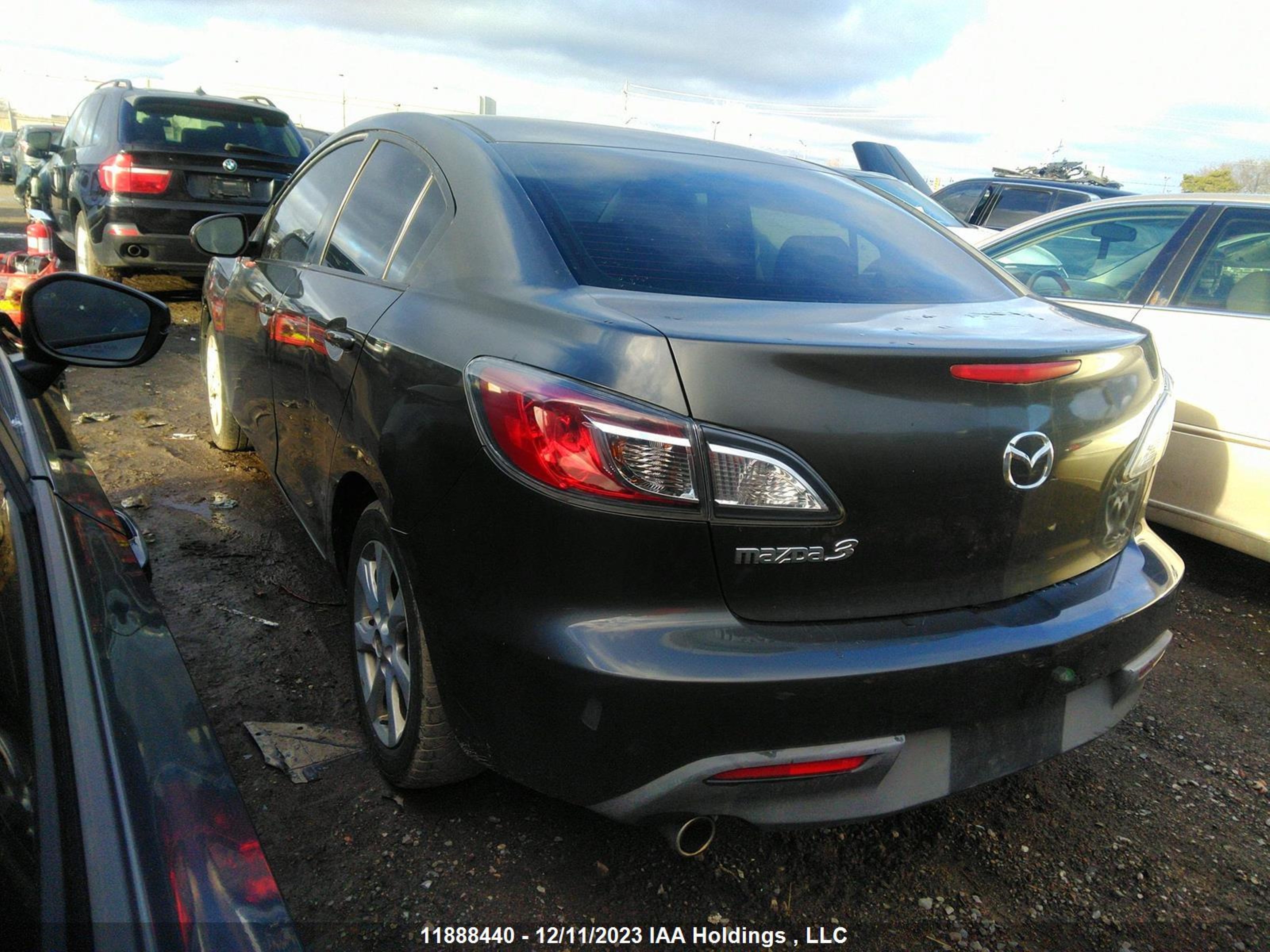 Photo 2 VIN: JM1BL1VF4B1369055 - MAZDA 3 