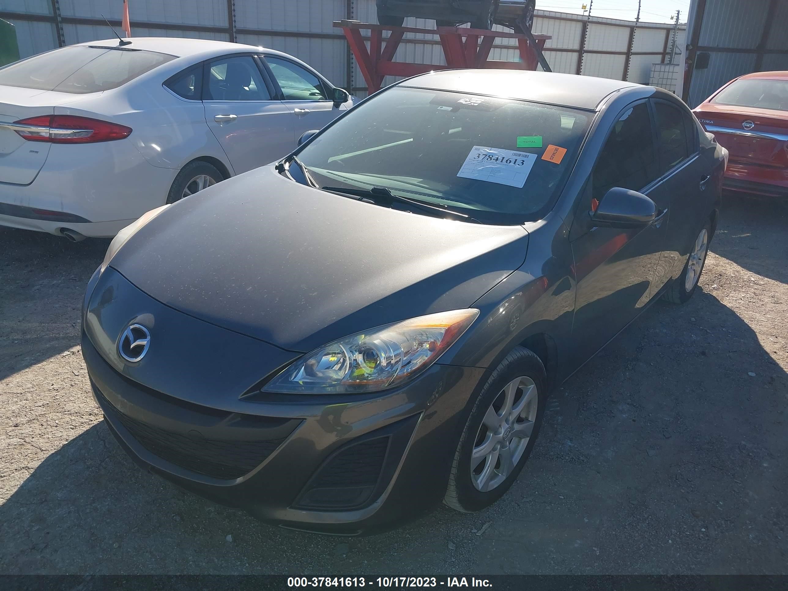 Photo 1 VIN: JM1BL1VF4B1419016 - MAZDA 3 