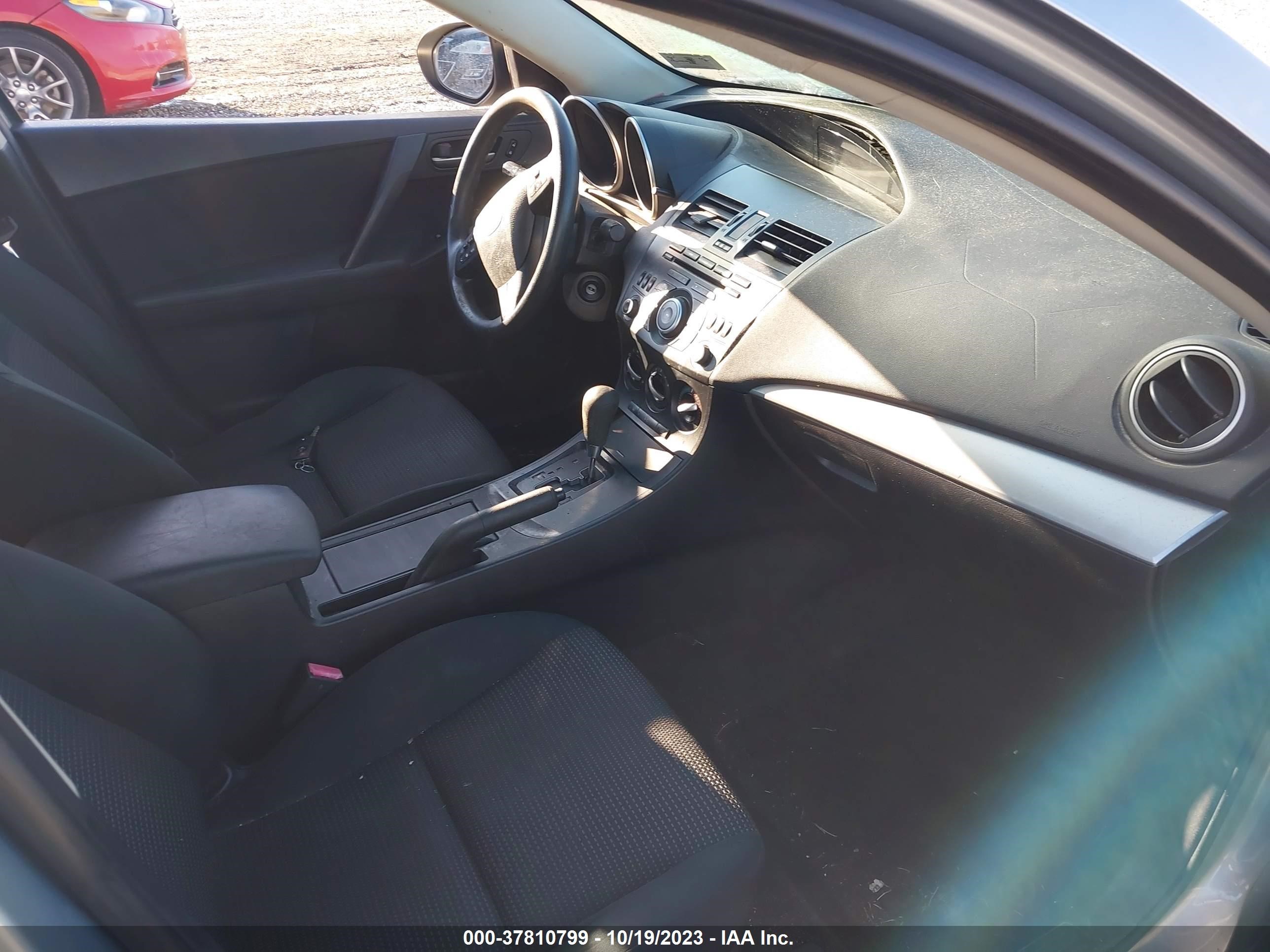 Photo 4 VIN: JM1BL1VF6C1513948 - MAZDA 3 