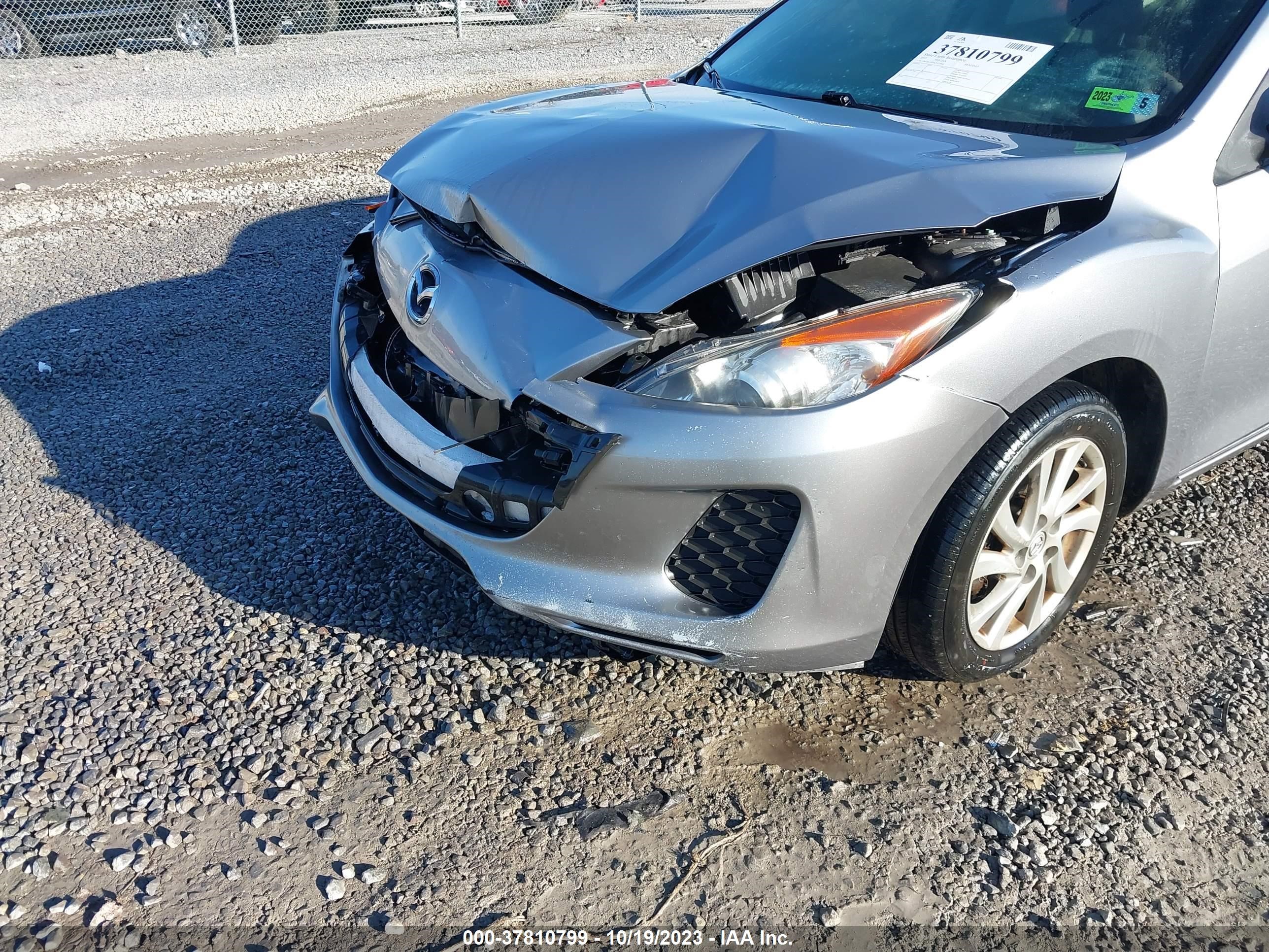 Photo 5 VIN: JM1BL1VF6C1513948 - MAZDA 3 