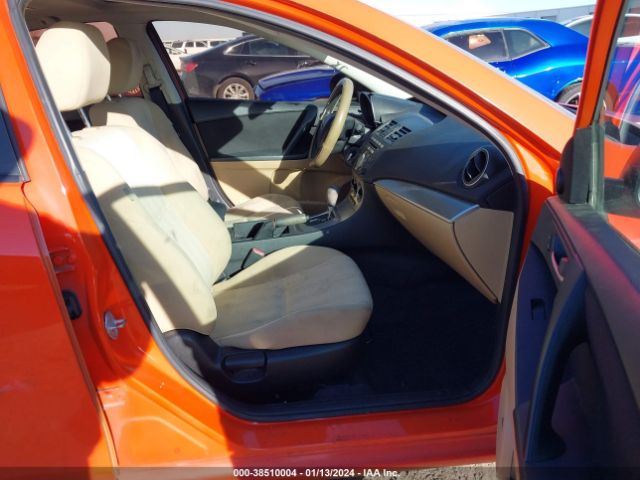 Photo 4 VIN: JM1BL1VF7B1472681 - MAZDA MAZDA3 