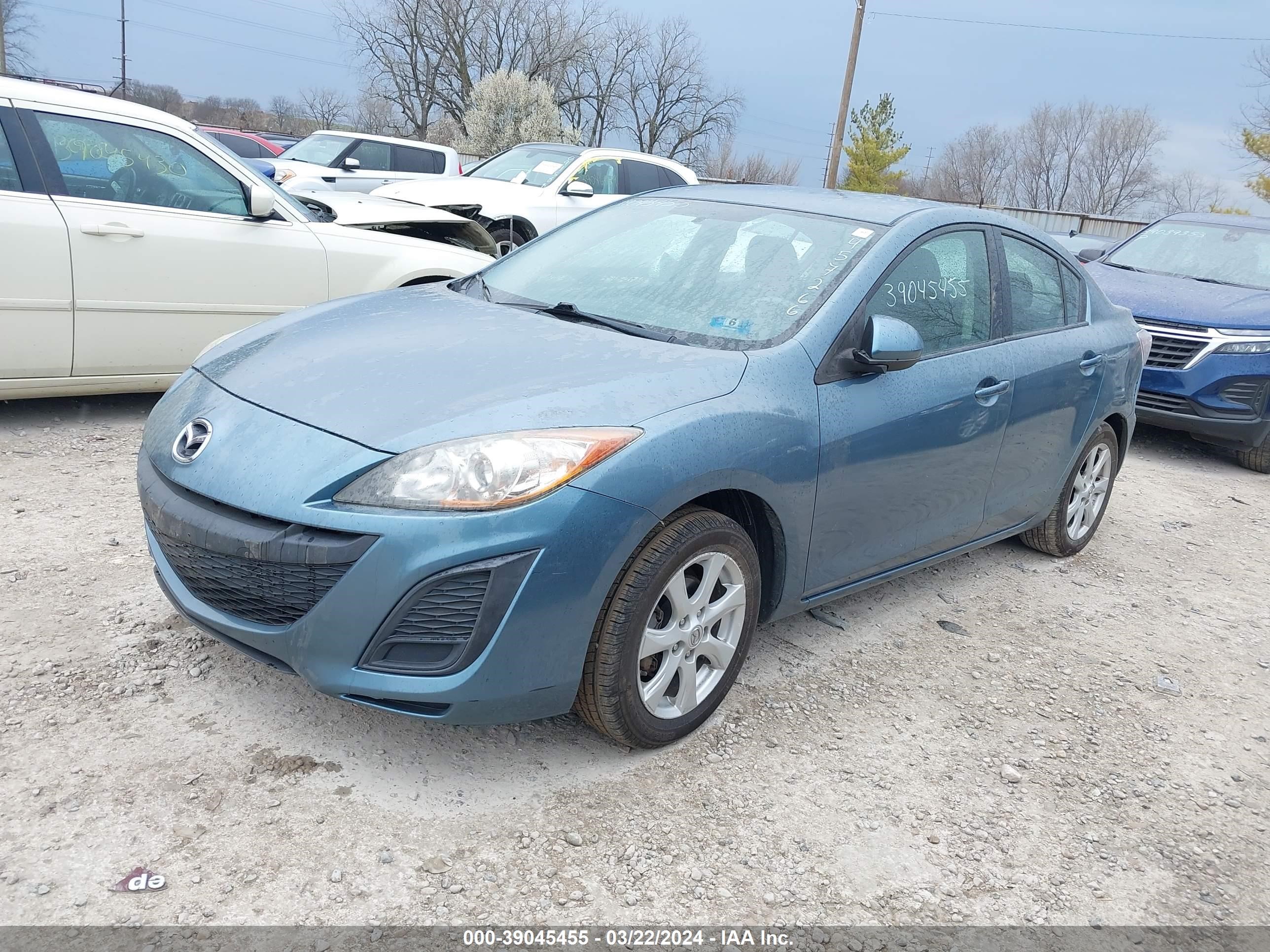 Photo 1 VIN: JM1BL1VF8B1457266 - MAZDA 3 