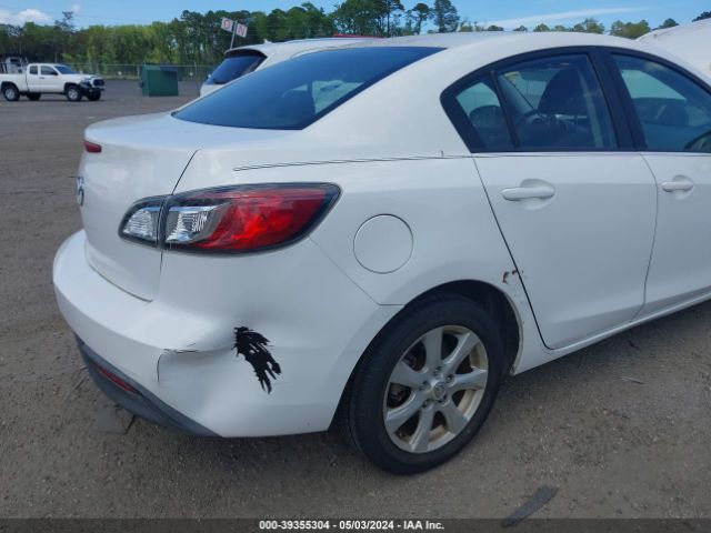 Photo 5 VIN: JM1BL1VF9B1480409 - MAZDA MAZDA3 