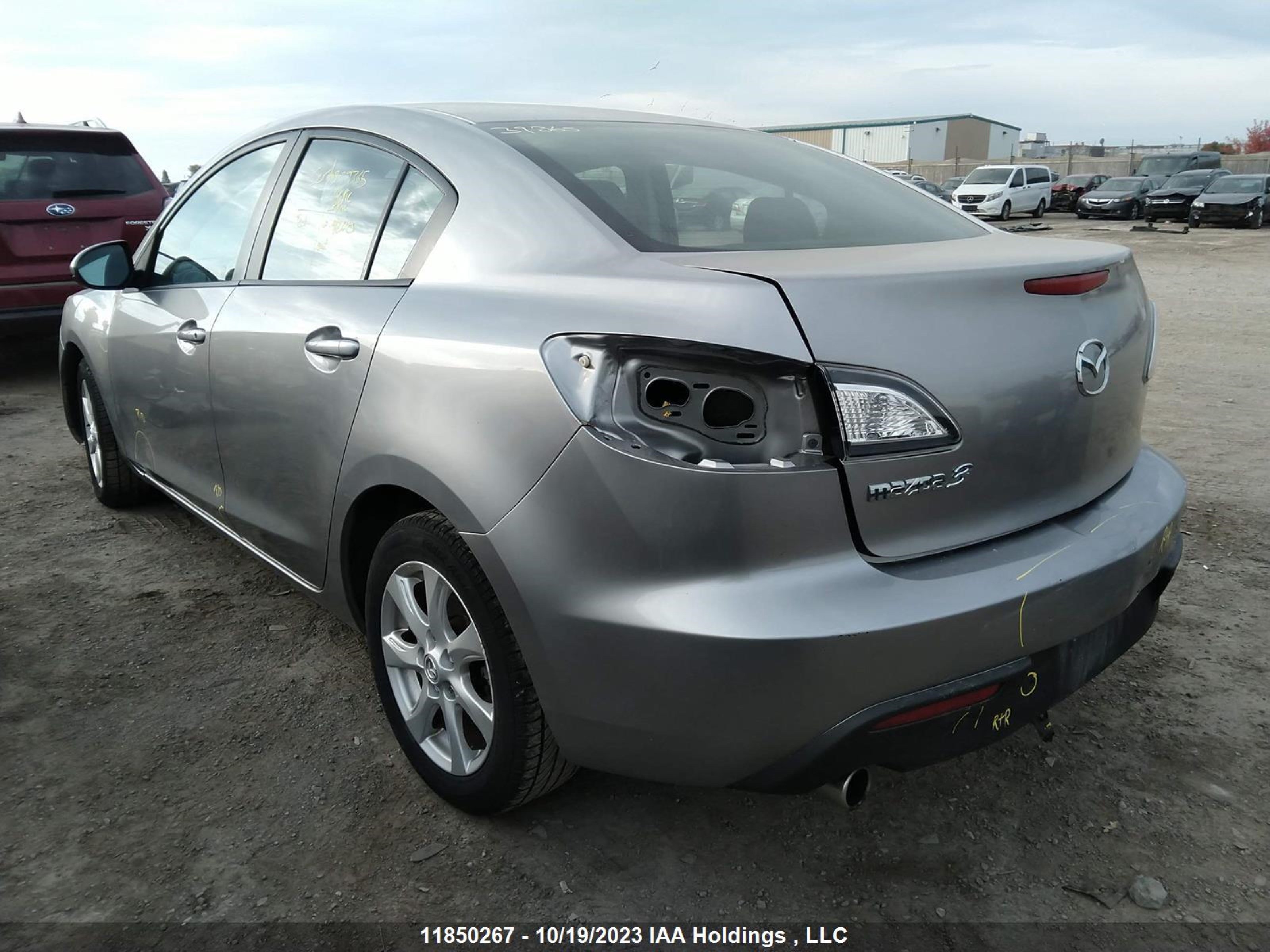 Photo 2 VIN: JM1BL1VFXB1420378 - MAZDA 3 