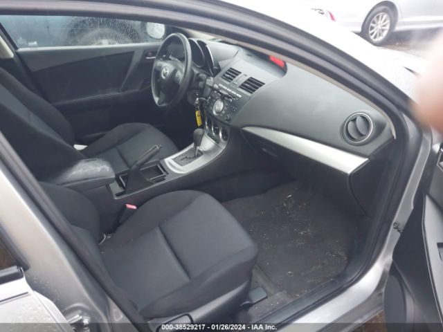 Photo 4 VIN: JM1BL1VG1B1373220 - MAZDA MAZDA3 