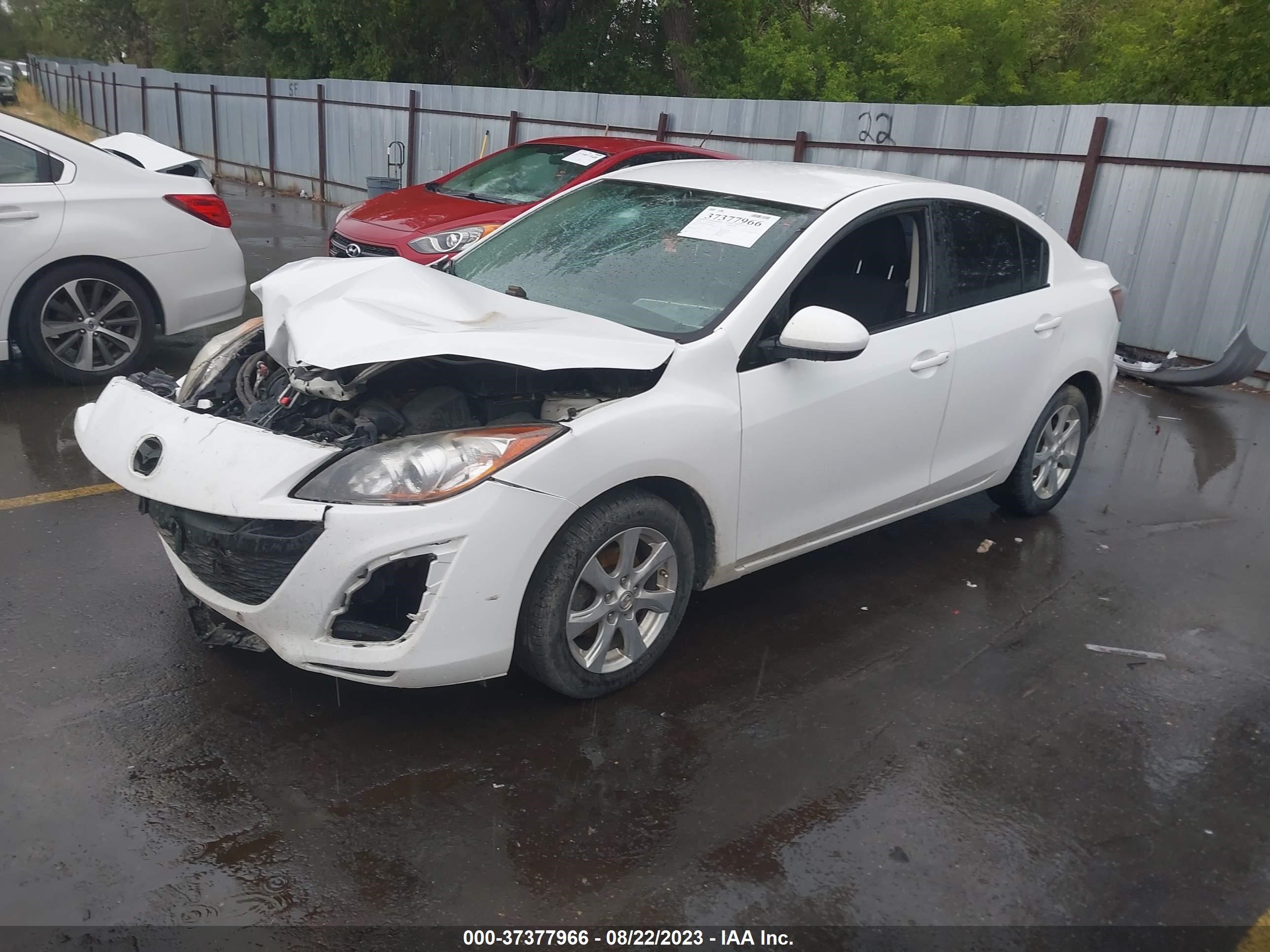 Photo 1 VIN: JM1BL1VG2B1426801 - MAZDA 3 