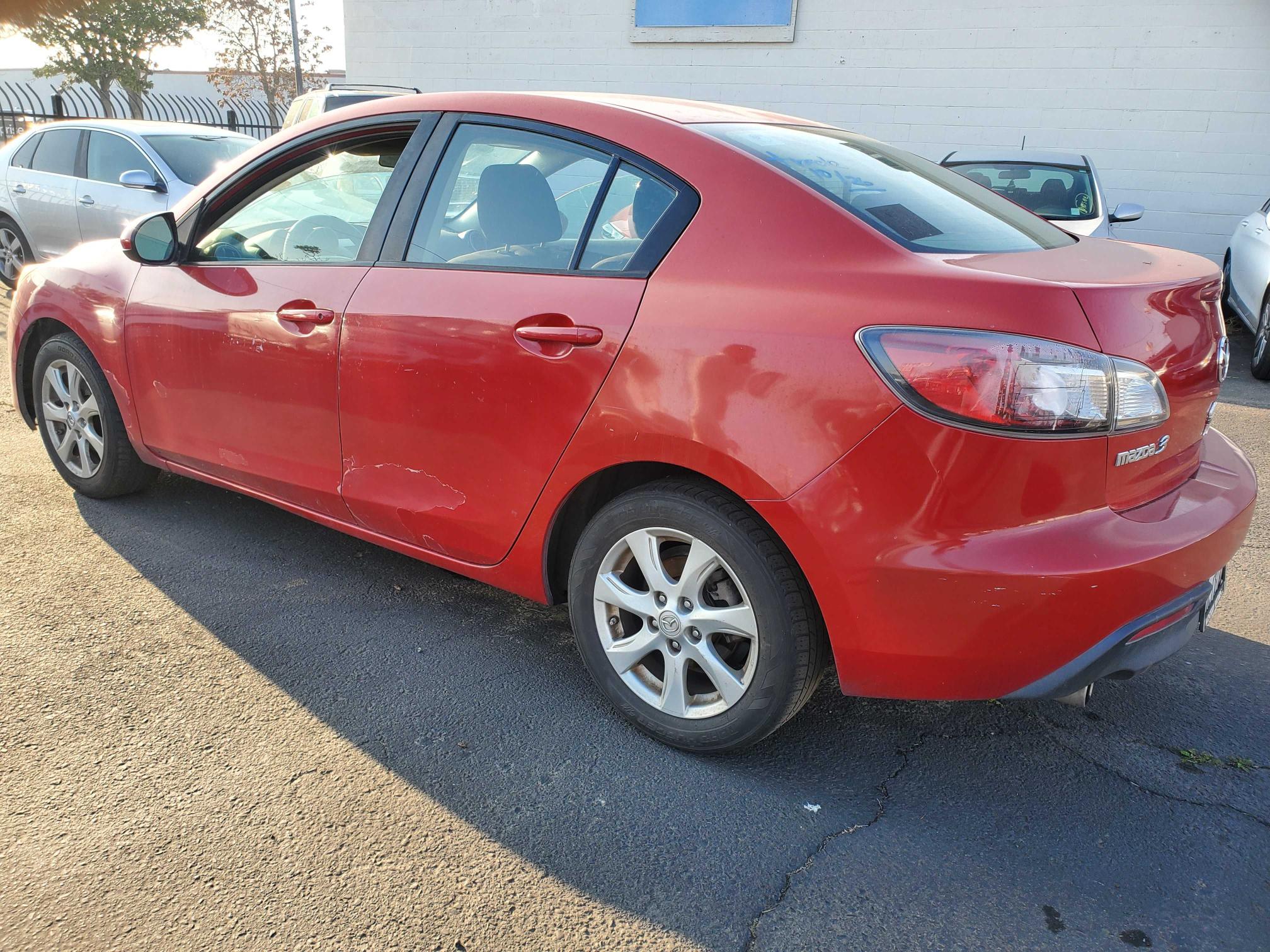 Photo 2 VIN: JM1BL1VG2B1471432 - MAZDA 3 I 