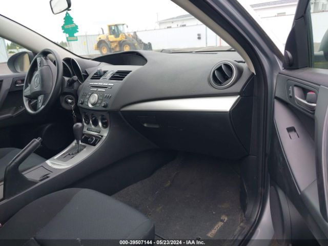 Photo 4 VIN: JM1BL1VG2B1496797 - MAZDA MAZDA3 