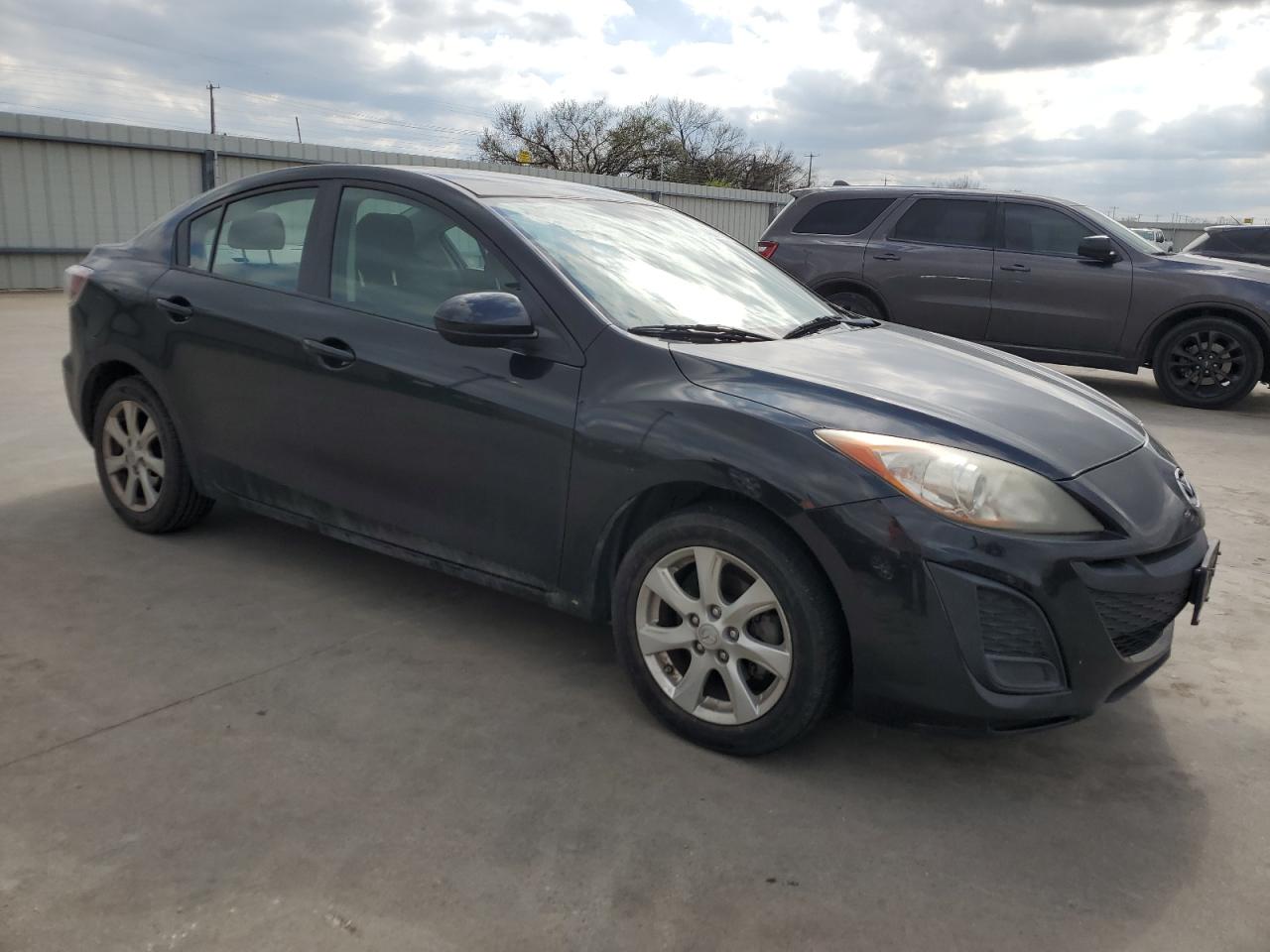 Photo 3 VIN: JM1BL1VG3B1375910 - MAZDA 3 