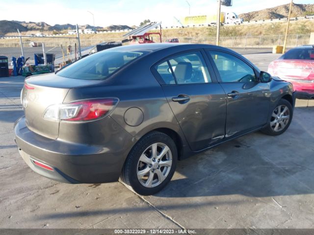 Photo 3 VIN: JM1BL1VG3B1440030 - MAZDA MAZDA3 