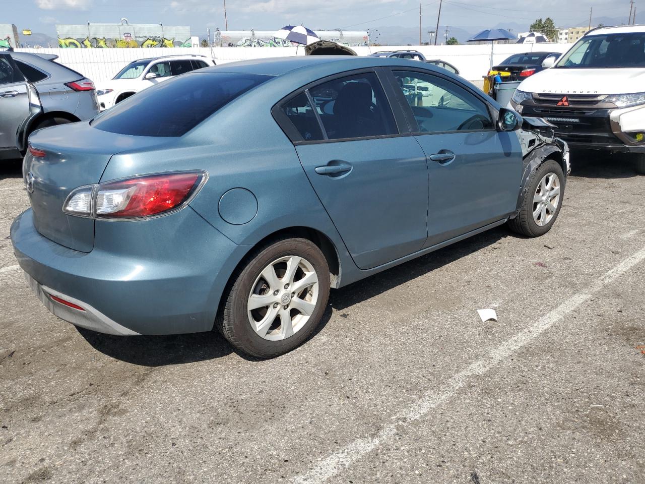 Photo 2 VIN: JM1BL1VG3B1479815 - MAZDA 3 