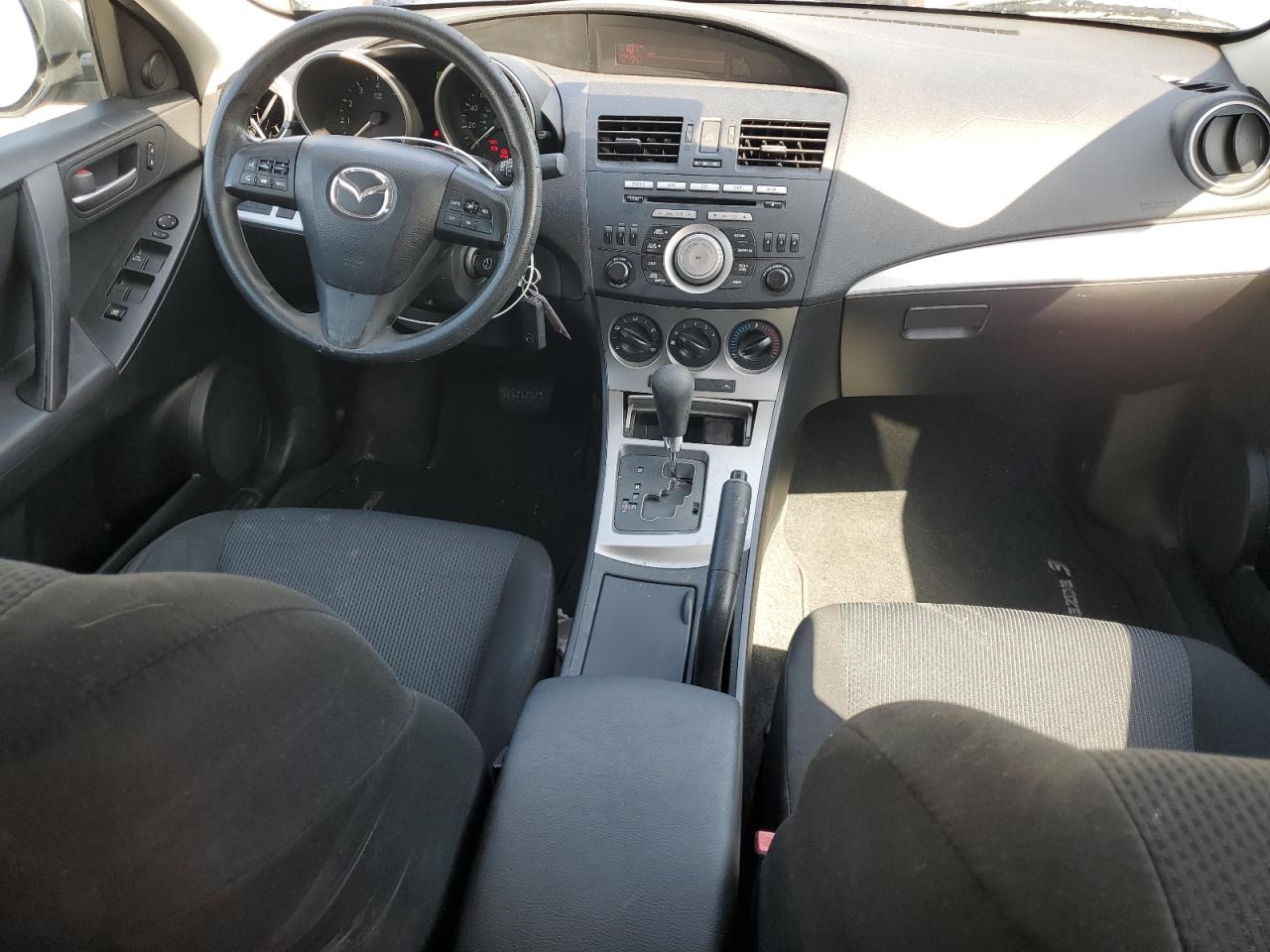 Photo 7 VIN: JM1BL1VG3B1479815 - MAZDA 3 