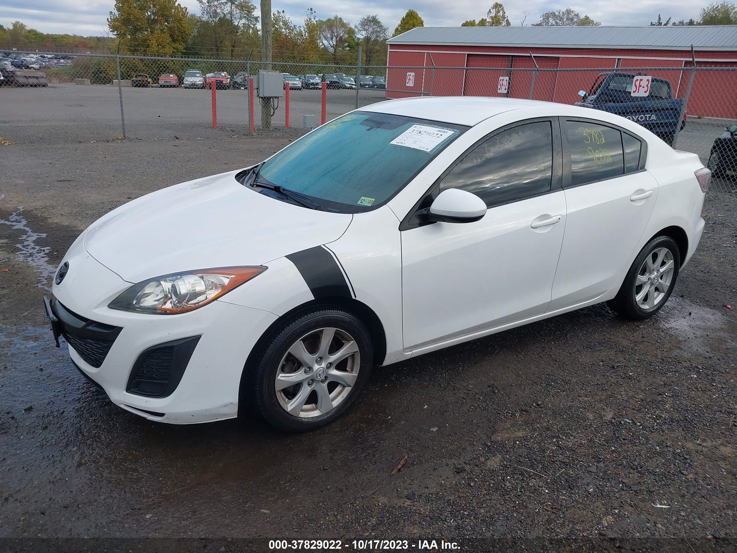 Photo 1 VIN: JM1BL1VG4B1407442 - MAZDA 3 