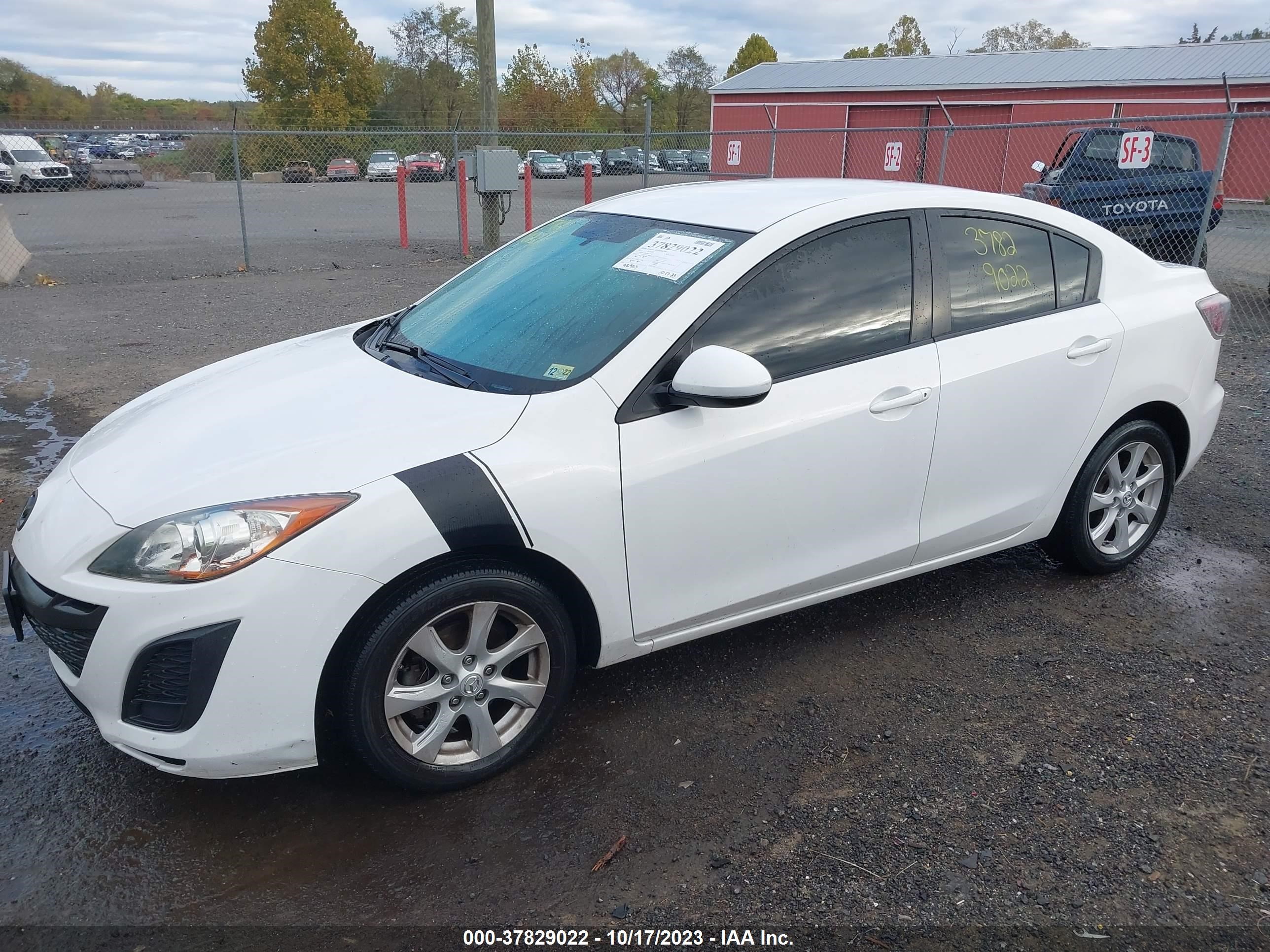 Photo 13 VIN: JM1BL1VG4B1407442 - MAZDA 3 