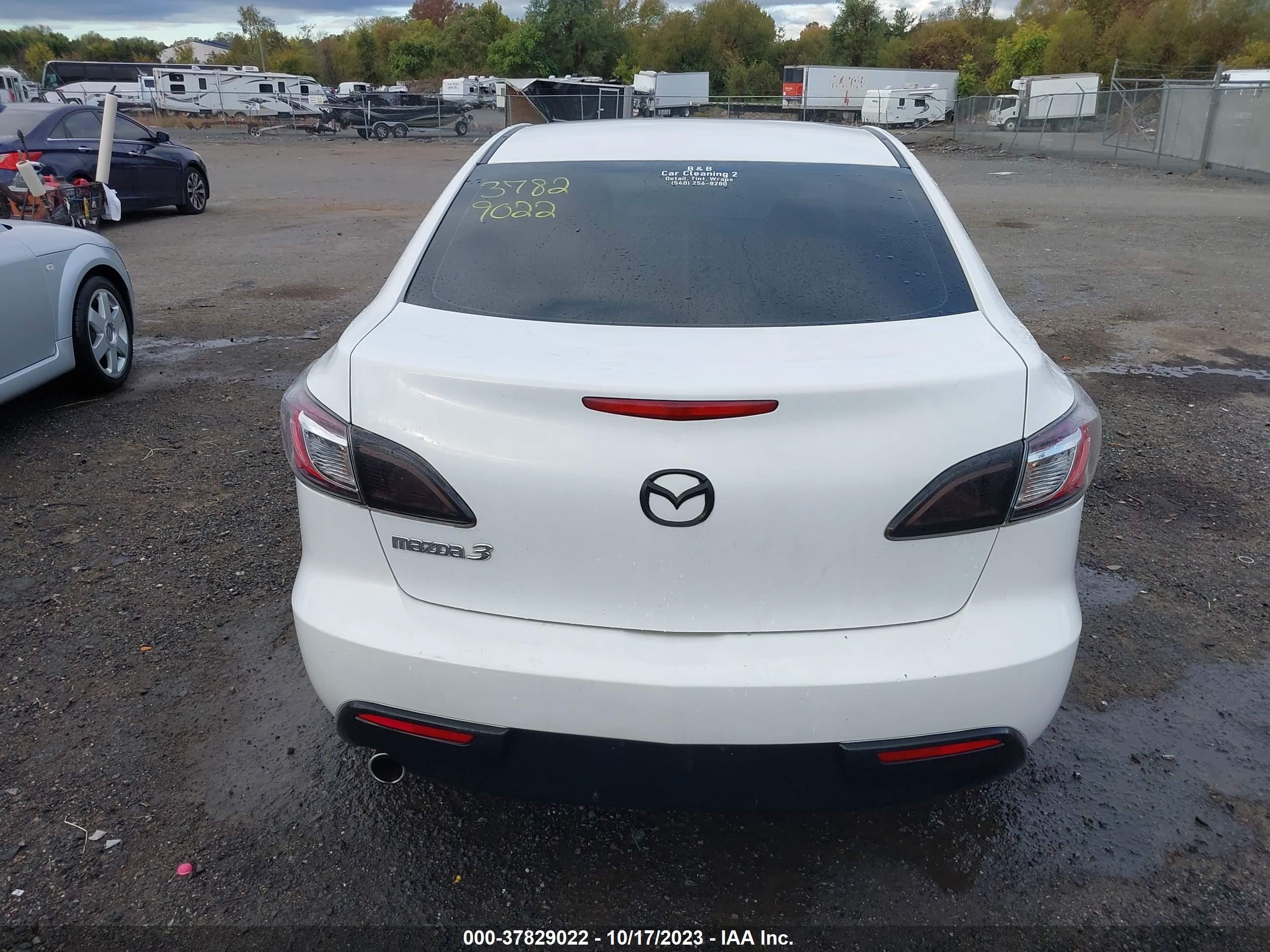 Photo 15 VIN: JM1BL1VG4B1407442 - MAZDA 3 