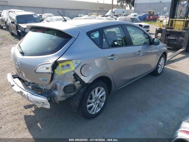 Photo 3 VIN: JM1BL1VG5B1428929 - MAZDA MAZDA3 