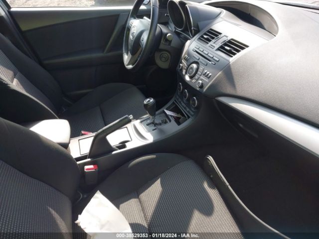 Photo 4 VIN: JM1BL1VG5B1428929 - MAZDA MAZDA3 